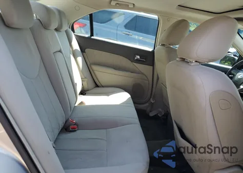 2010 Mercury Milan из США, поврежденный, VIN 3MEHM0HA7AR632983